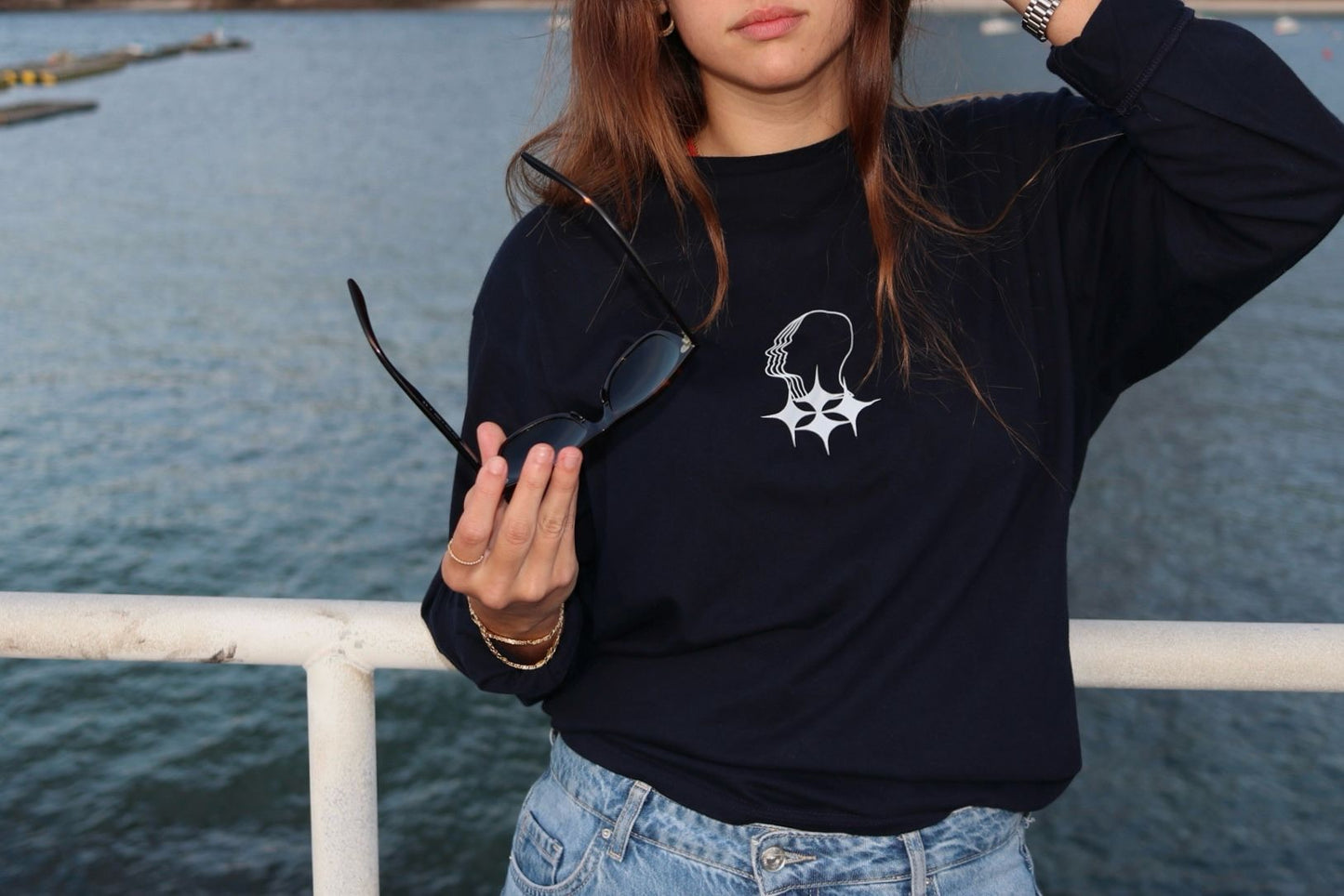 "Briny Love" Lettering - Camiseta Larga